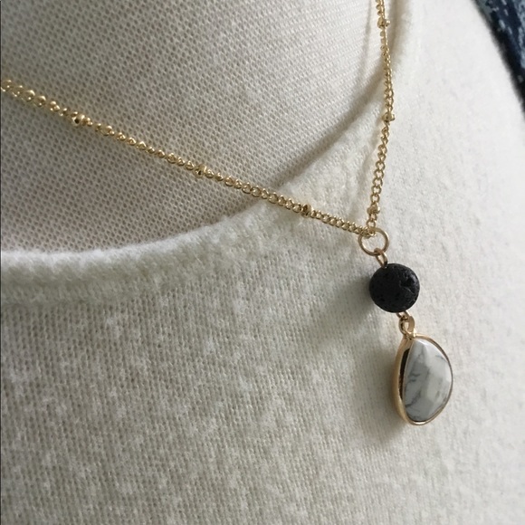 Diffuser Necklace - Picture 3 of 4